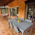 900 M Du Centre Et Plages, Piscine, Parking וילה